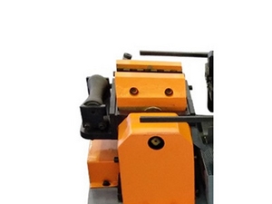 Roscadora de Varillas Automática JBG-40